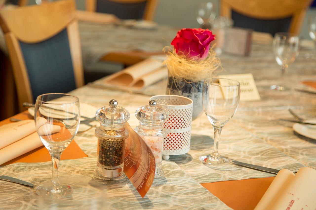Hotel-Restaurant Fueck Leverkusen Buitenkant foto