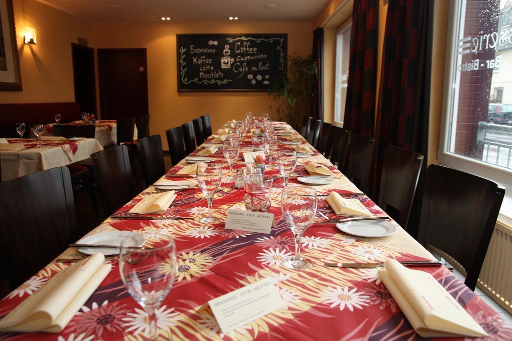 Hotel-Restaurant Fueck Leverkusen Buitenkant foto