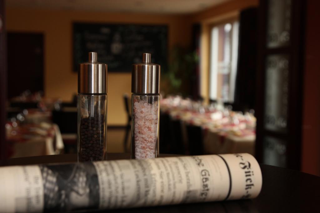 Hotel-Restaurant Fueck Leverkusen Buitenkant foto
